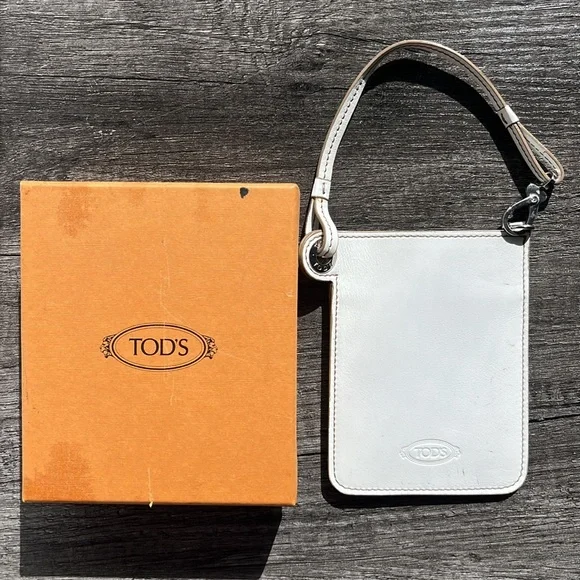Auth. Tod’s White Leather Phone/Cards Case - Picture 3 of 16